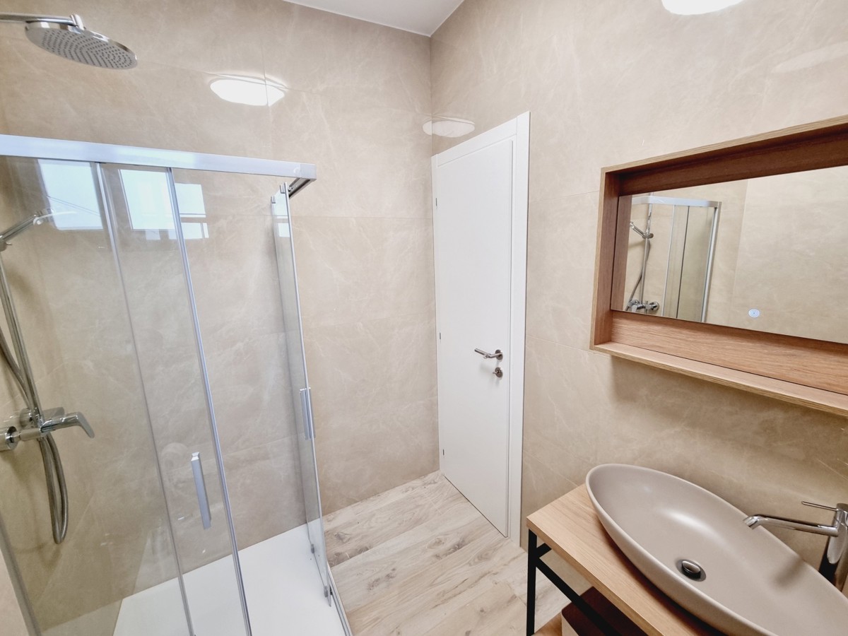 Appartamento con vista mare e vicino alla spiaggia vicino a Umago