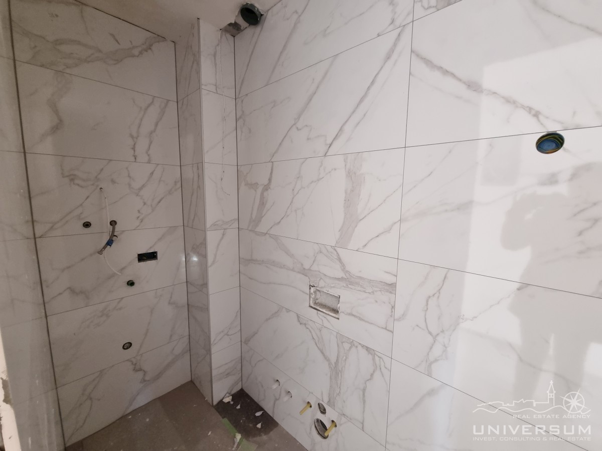 Splendido appartamento al primo piano, nuovo edificio - Parenzo