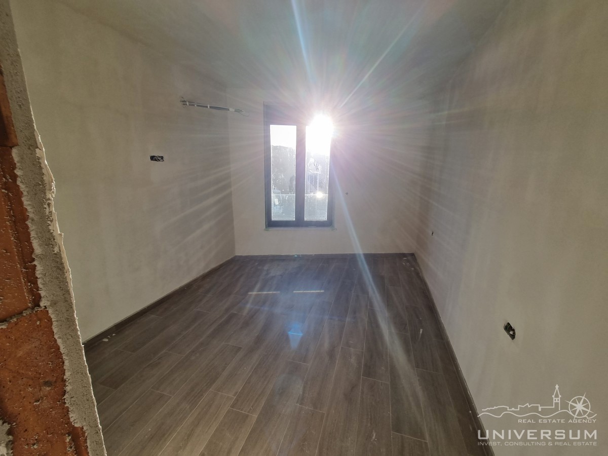 Splendido appartamento al primo piano, nuovo edificio - Parenzo