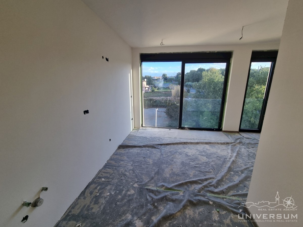 Splendido appartamento al primo piano, nuovo edificio - Parenzo