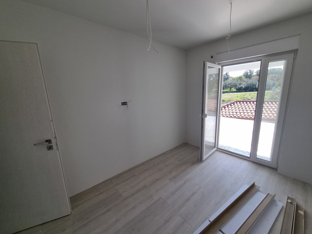 Residenza duplex con piscina vicino a Buje