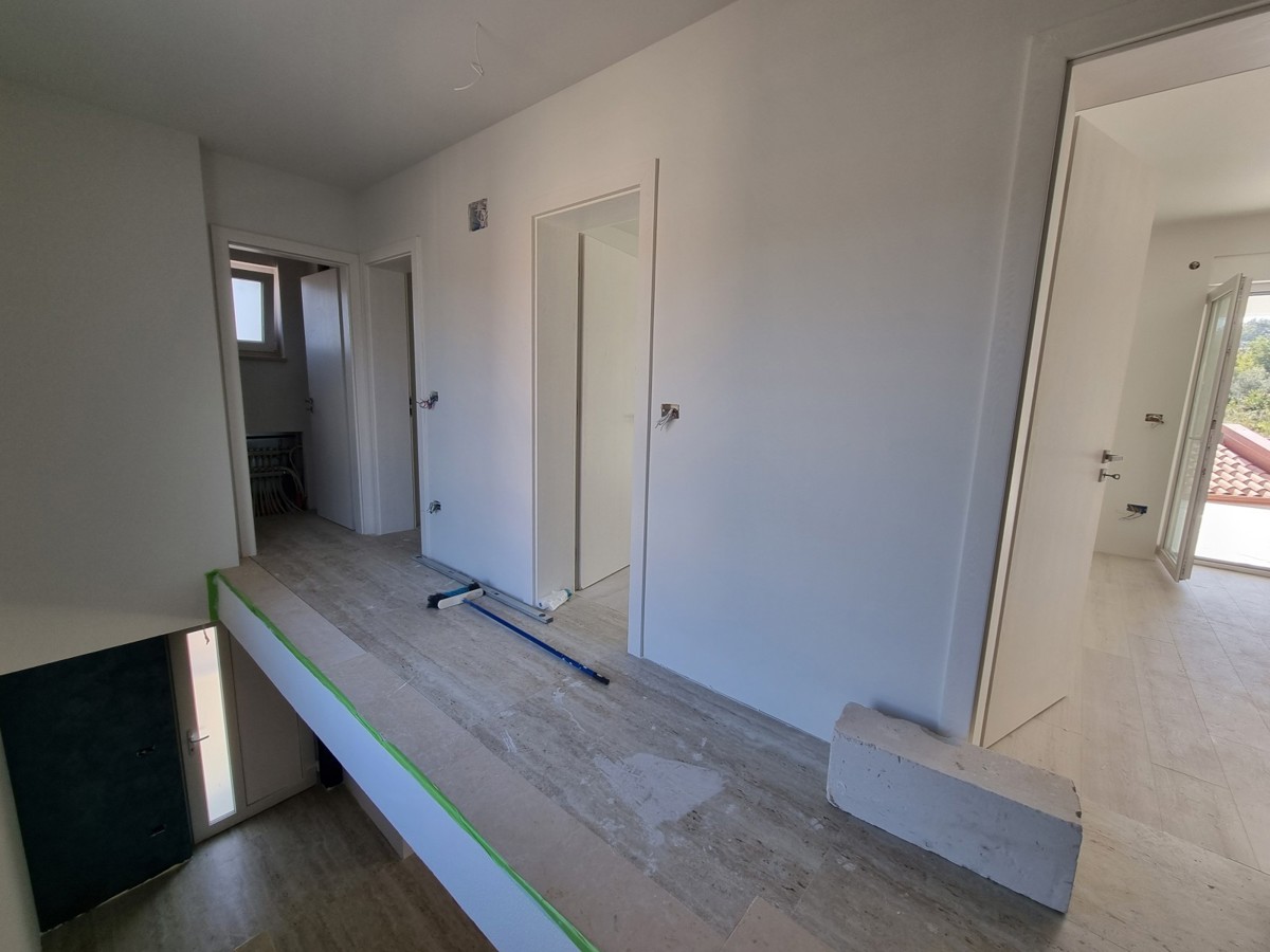 Residenza duplex con piscina vicino a Buje