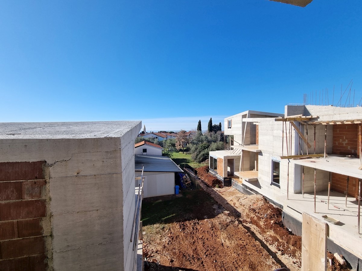 Appartamento al 2° piano con vista sul mare nelle vicinanze di Umago (E4)