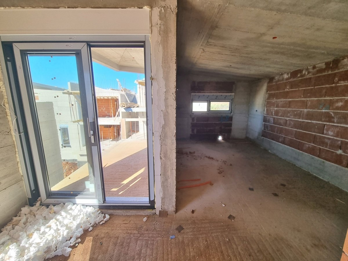 Appartamento al 2° piano con vista sul mare nelle vicinanze di Umago (E4)
