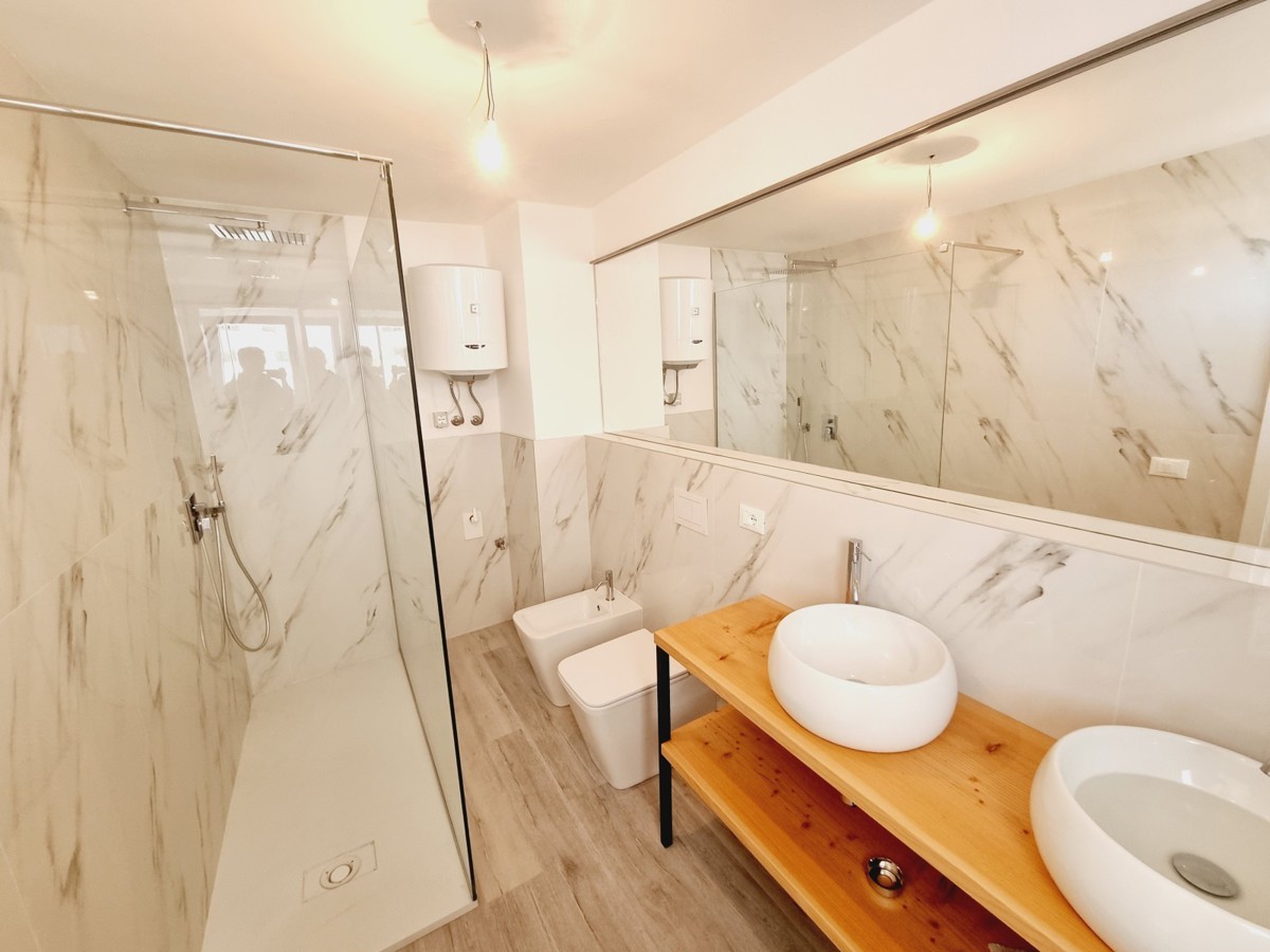 ESCLUSIVO!!! Un appartamento unico con vista sul mare e sul porto turistico nel cuore di Rovigno.