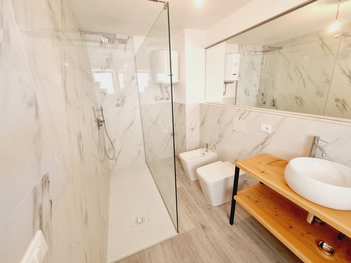 ESCLUSIVO!!! Un appartamento unico con vista sul mare e sul porto turistico nel cuore di Rovigno.