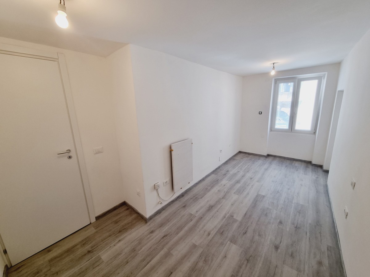 ESCLUSIVO!!! Un appartamento unico con vista sul mare e sul porto turistico nel cuore di Rovigno.