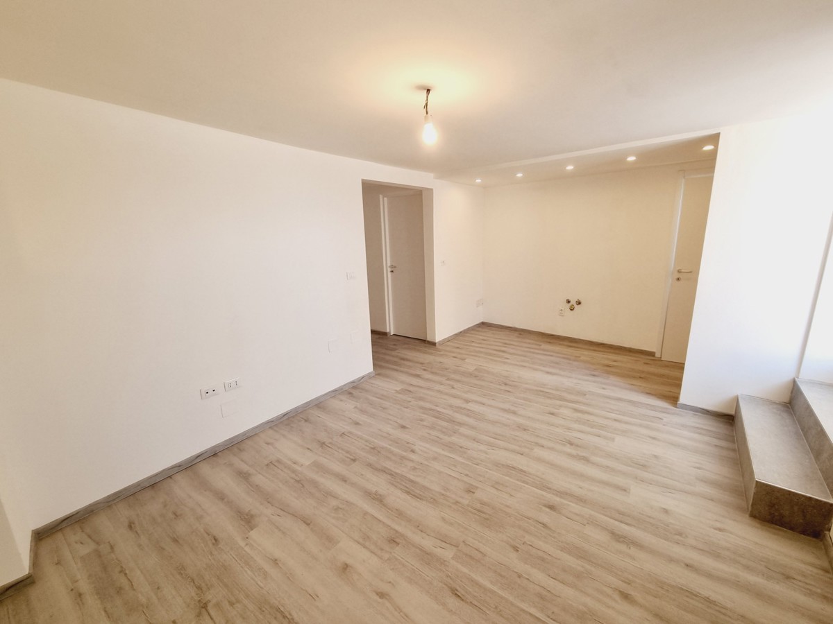 ESCLUSIVO!!! Un appartamento unico con vista sul mare e sul porto turistico nel cuore di Rovigno.