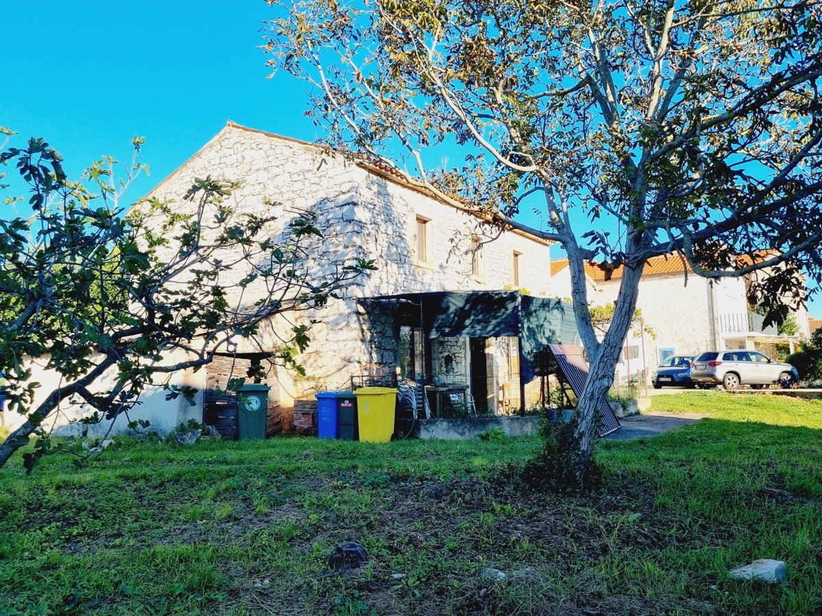 Casa in pietra a 2,5 km dal mare nelle vicinanze di Umago