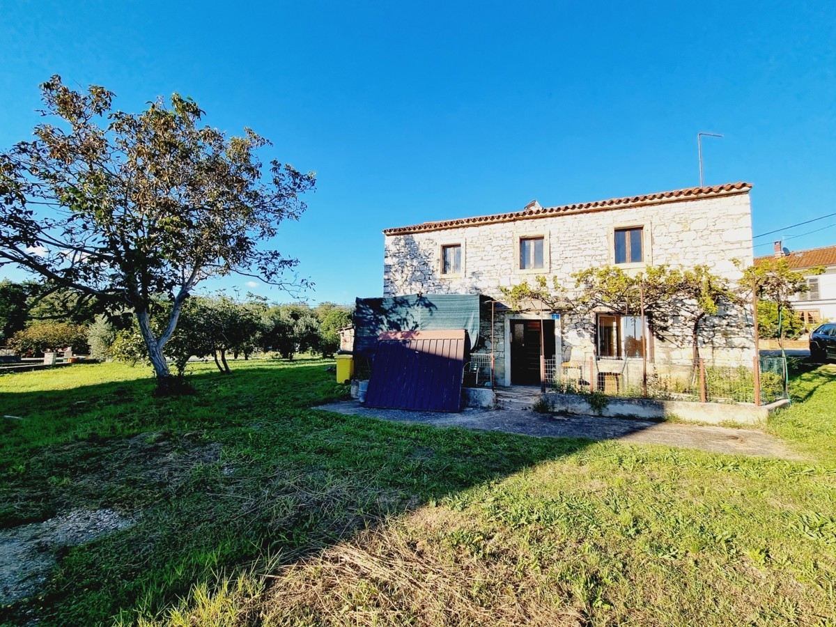 Casa in pietra a 2,5 km dal mare nelle vicinanze di Umago