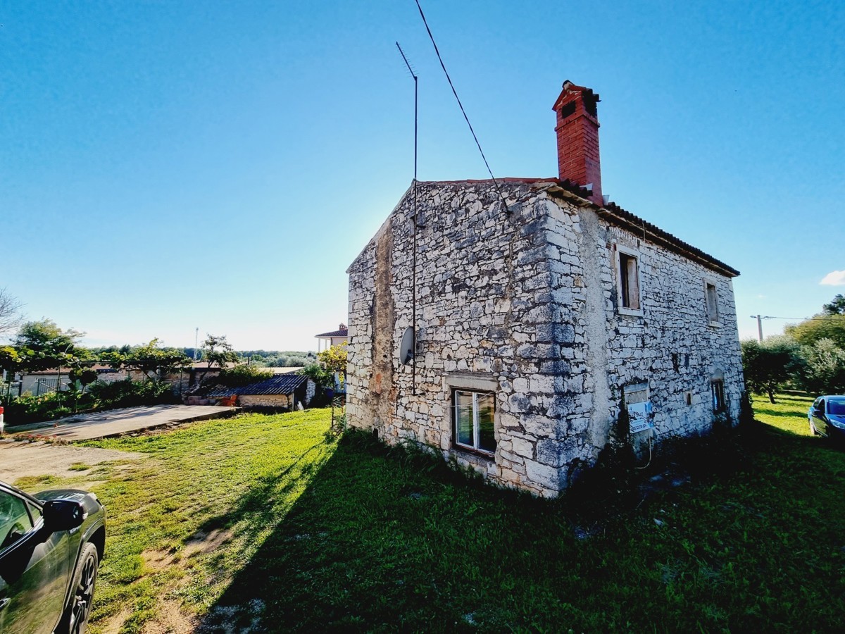 Casa in pietra a 2,5 km dal mare nelle vicinanze di Umago