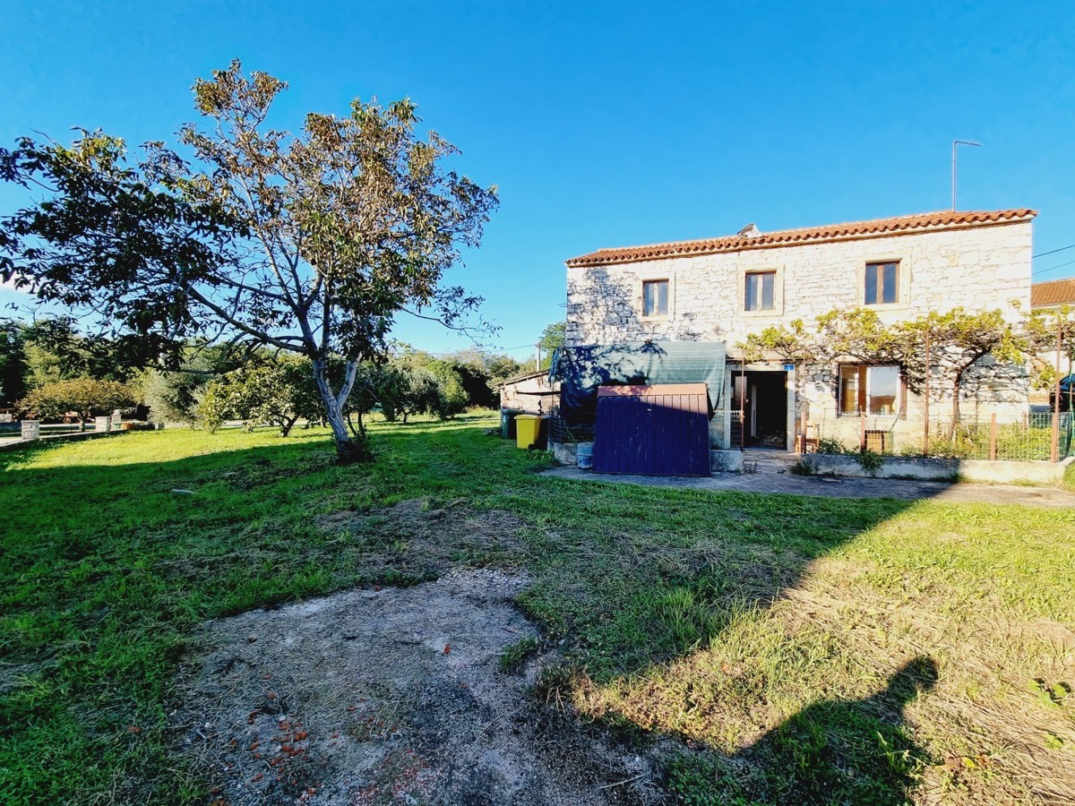 Casa in pietra a 2,5 km dal mare nelle vicinanze di Umago