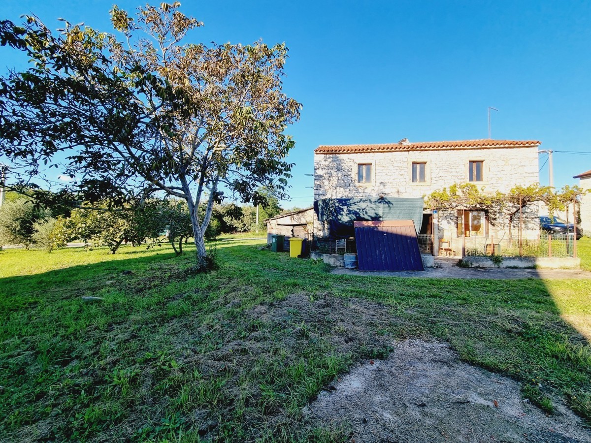 Casa in pietra a 2,5 km dal mare nelle vicinanze di Umago