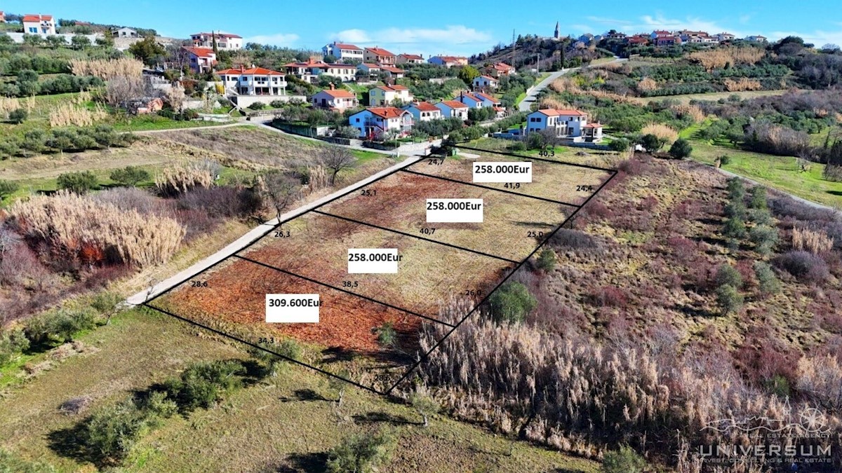 4 terreni edificabili con vista sul mare nelle vicinanze di Buie