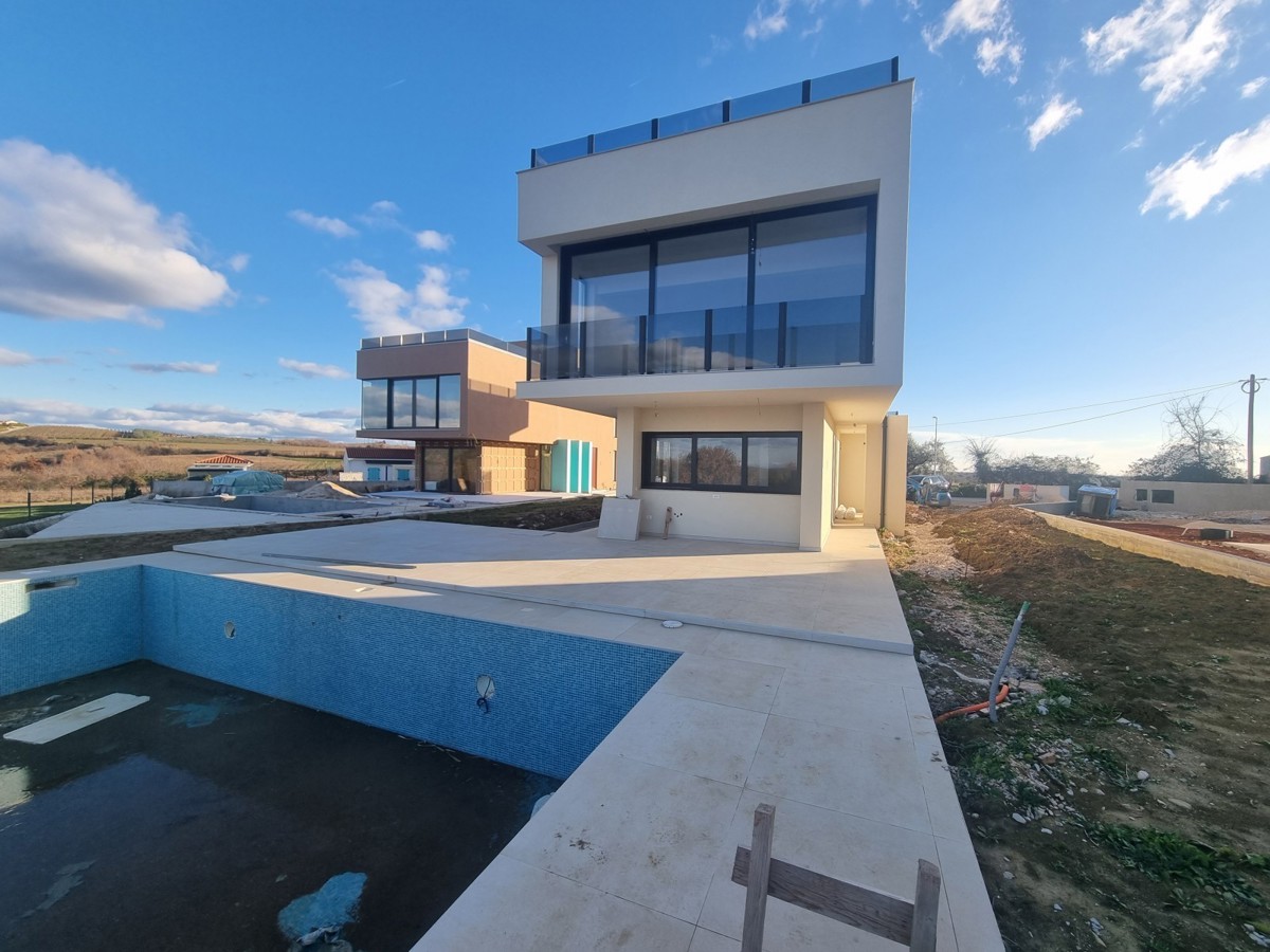 ESCLUSIVO! Villa con piscina e vista mare a Verteneglio