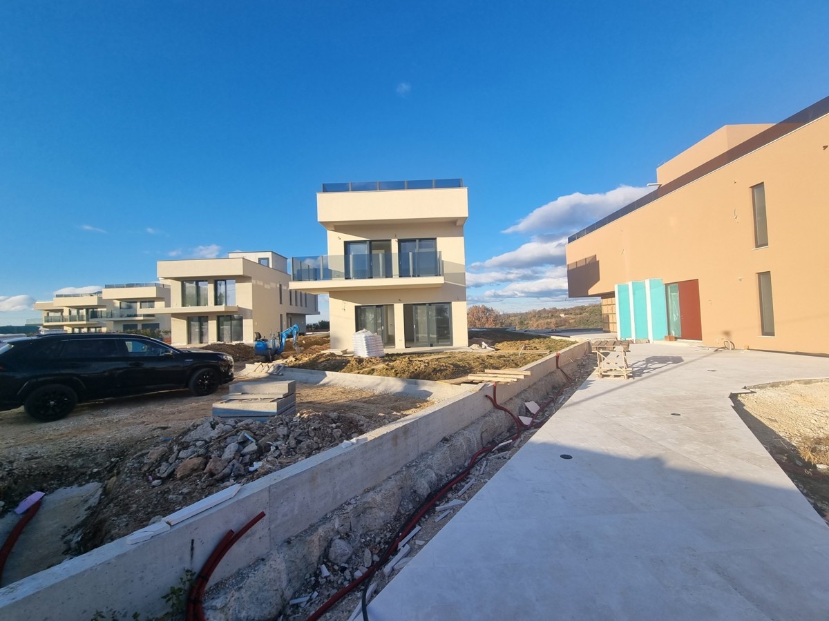 ESCLUSIVO! Villa con piscina e vista mare a Verteneglio