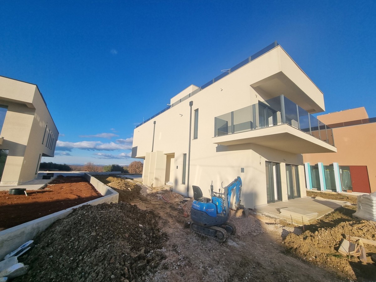 ESCLUSIVO! Villa con piscina e vista mare a Verteneglio