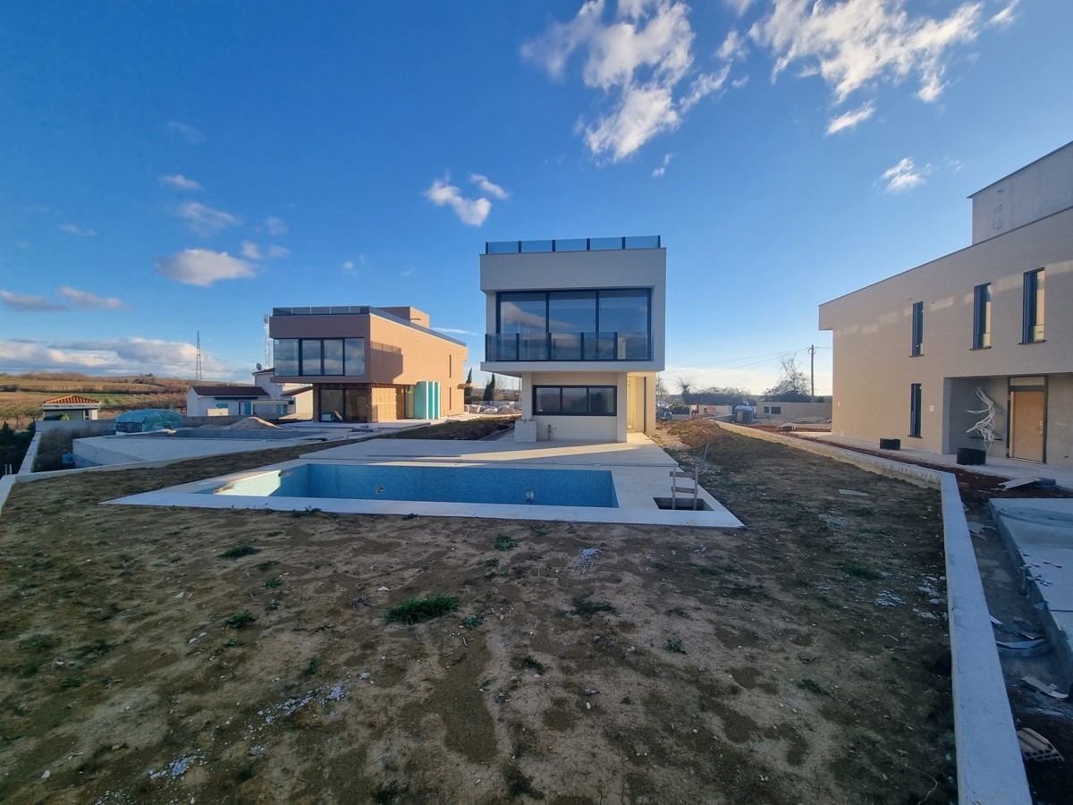 ESCLUSIVO! Villa con piscina e vista mare a Verteneglio
