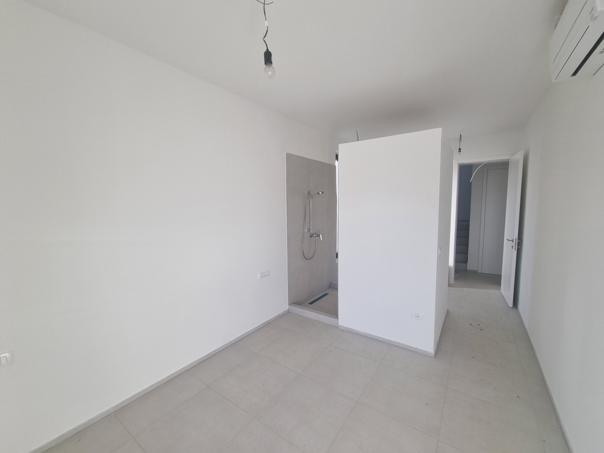 ESCLUSIVO! Villa con piscina e vista mare a Verteneglio