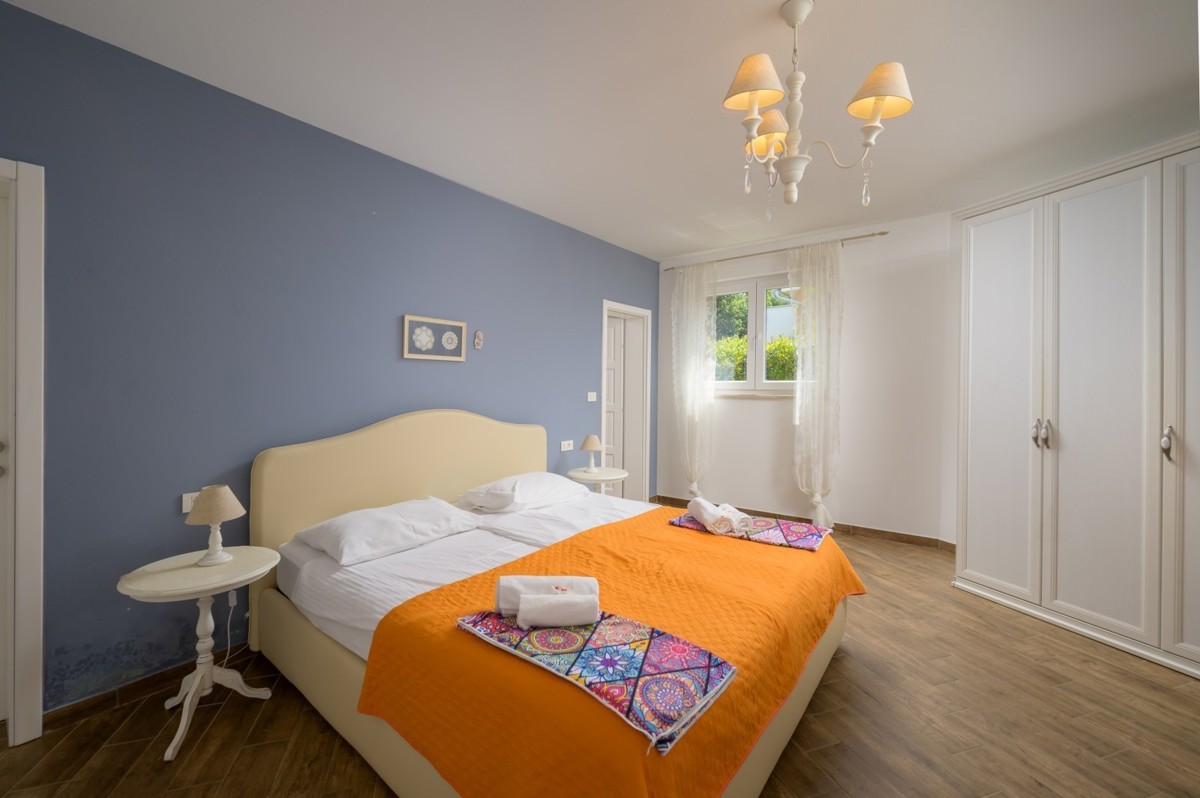 Bellissima casa a un piano con piscina vicino a Svetvinčenat