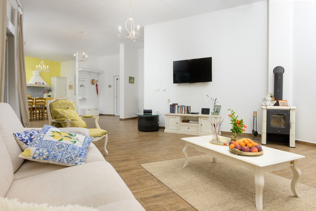Bellissima casa a un piano con piscina vicino a Svetvinčenat