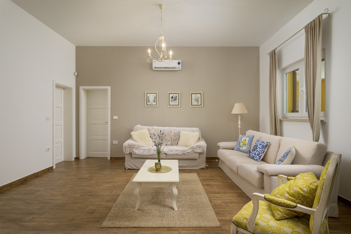 Bellissima casa a un piano con piscina vicino a Svetvinčenat