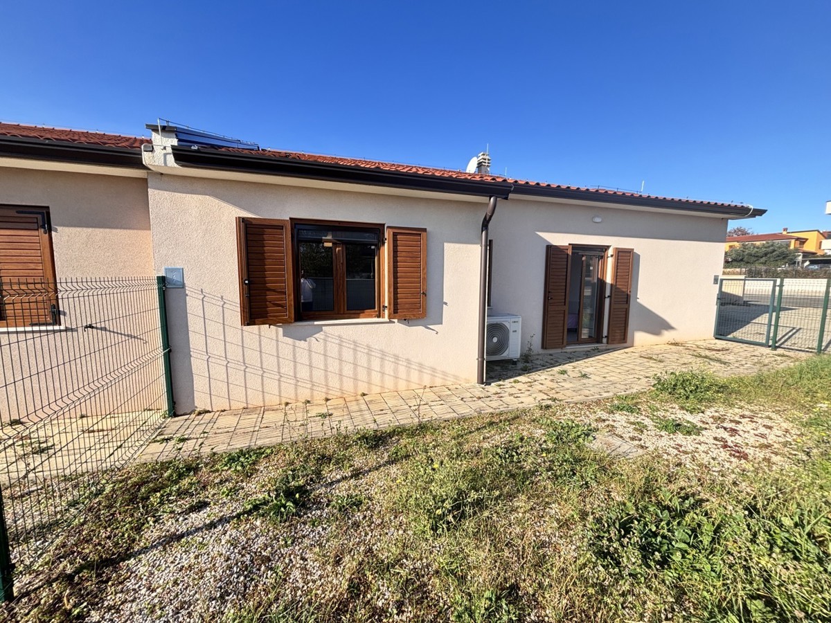 Bellissima casa a un piano in una posizione tranquilla a Cittanova