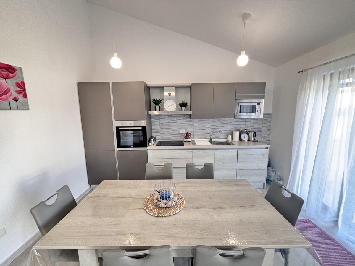 Bellissima casa a un piano in una posizione tranquilla a Cittanova