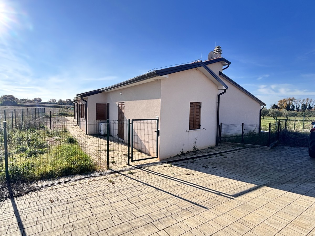Bellissima casa a un piano in una posizione tranquilla a Cittanova