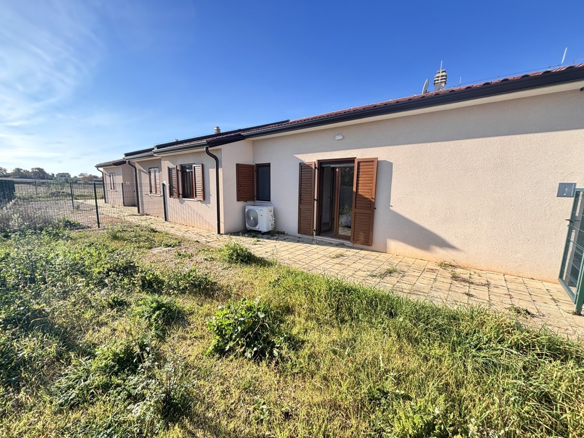 Bellissima casa a un piano in una posizione tranquilla a Cittanova
