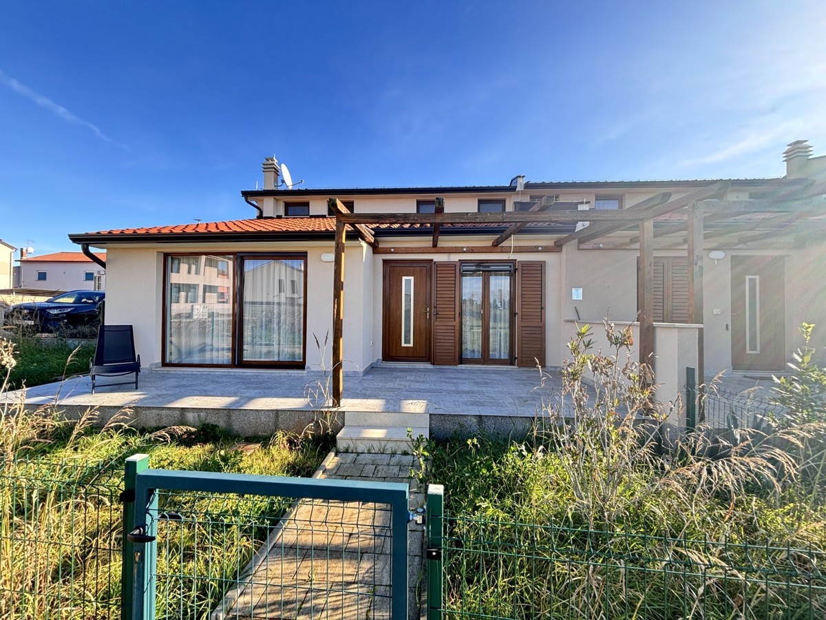 Bellissima casa a un piano in una posizione tranquilla a Cittanova
