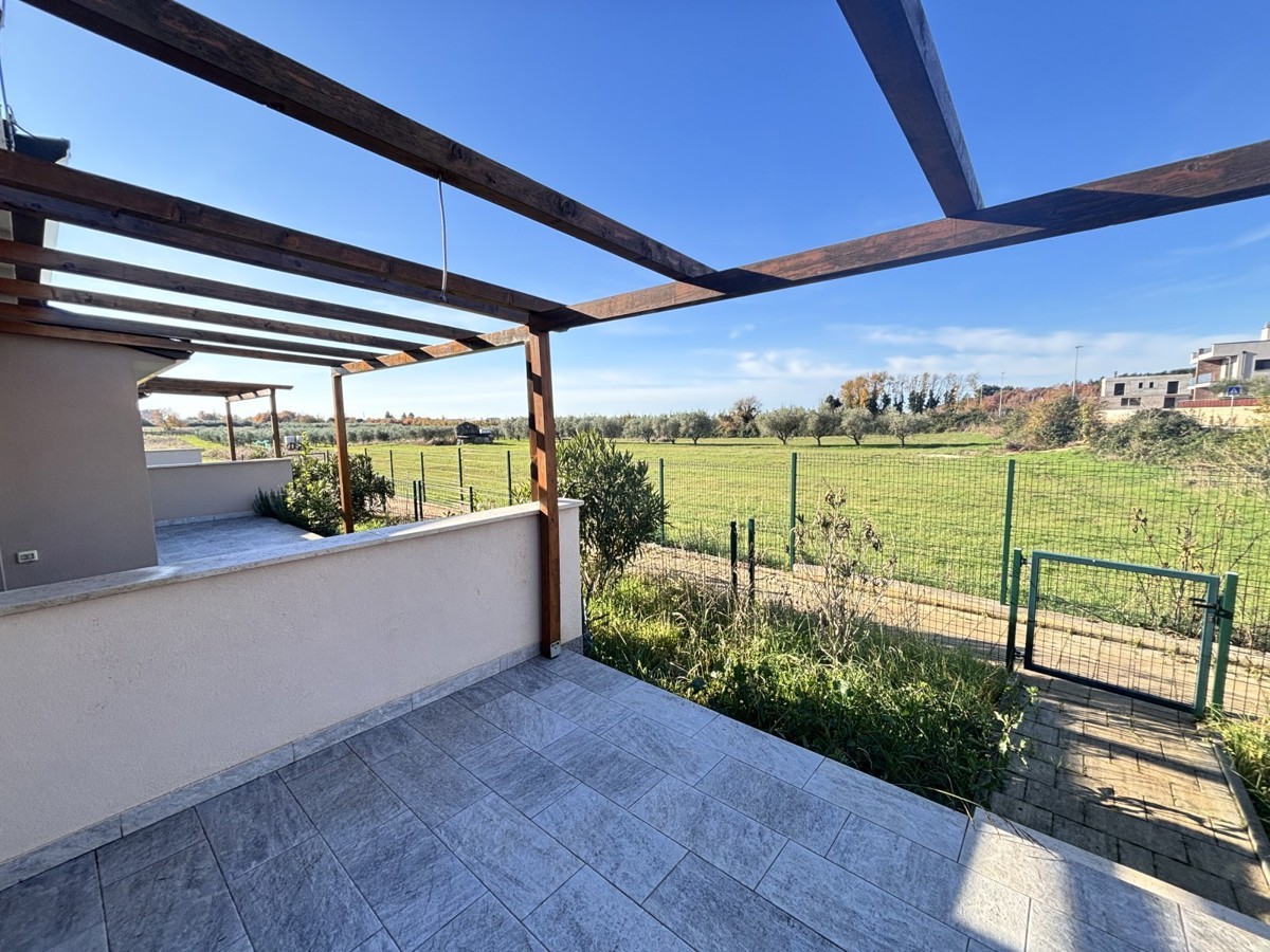 Bellissima casa a un piano in una posizione tranquilla a Cittanova