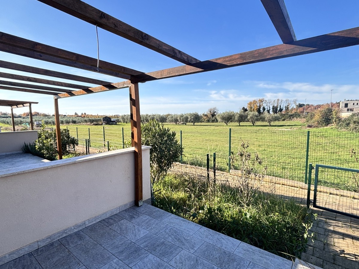 Bellissima casa a un piano in una posizione tranquilla a Cittanova