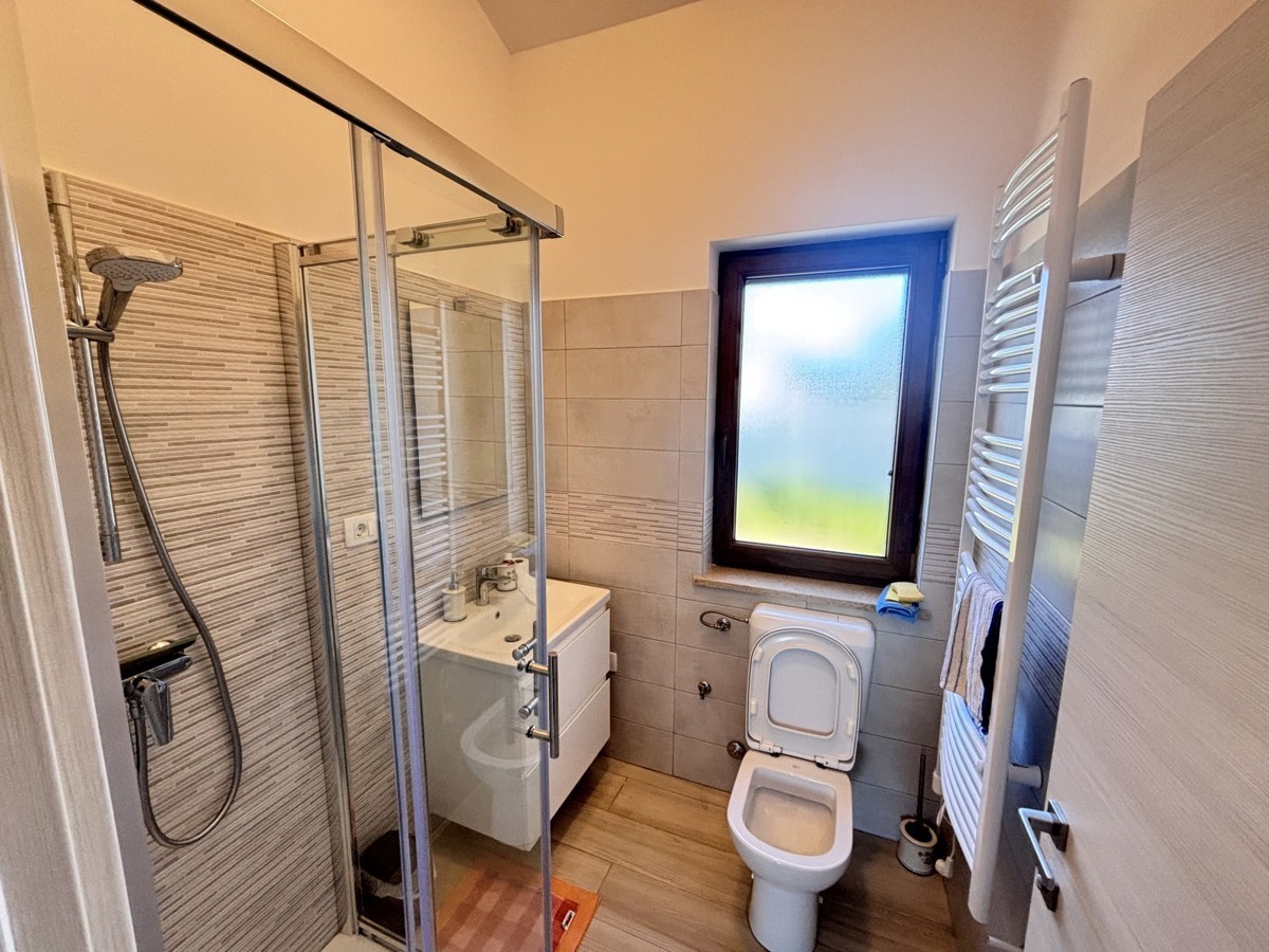 Bellissima casa a un piano in una posizione tranquilla a Cittanova