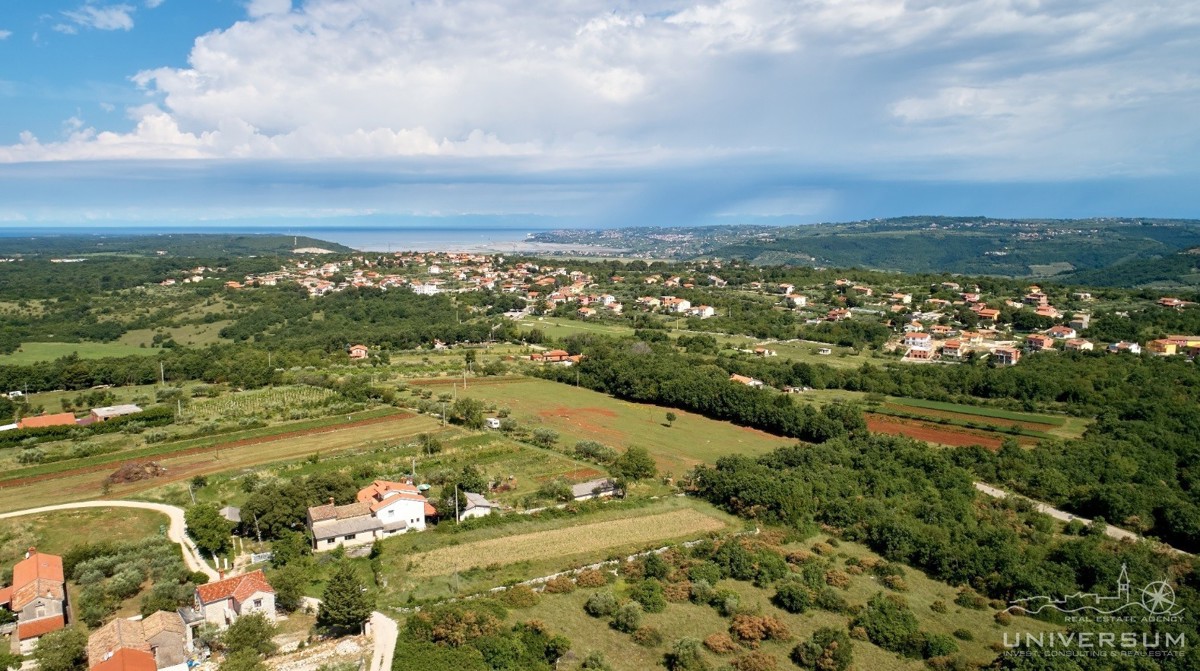 Casa bifamiliare con vista mare vicino a Buie