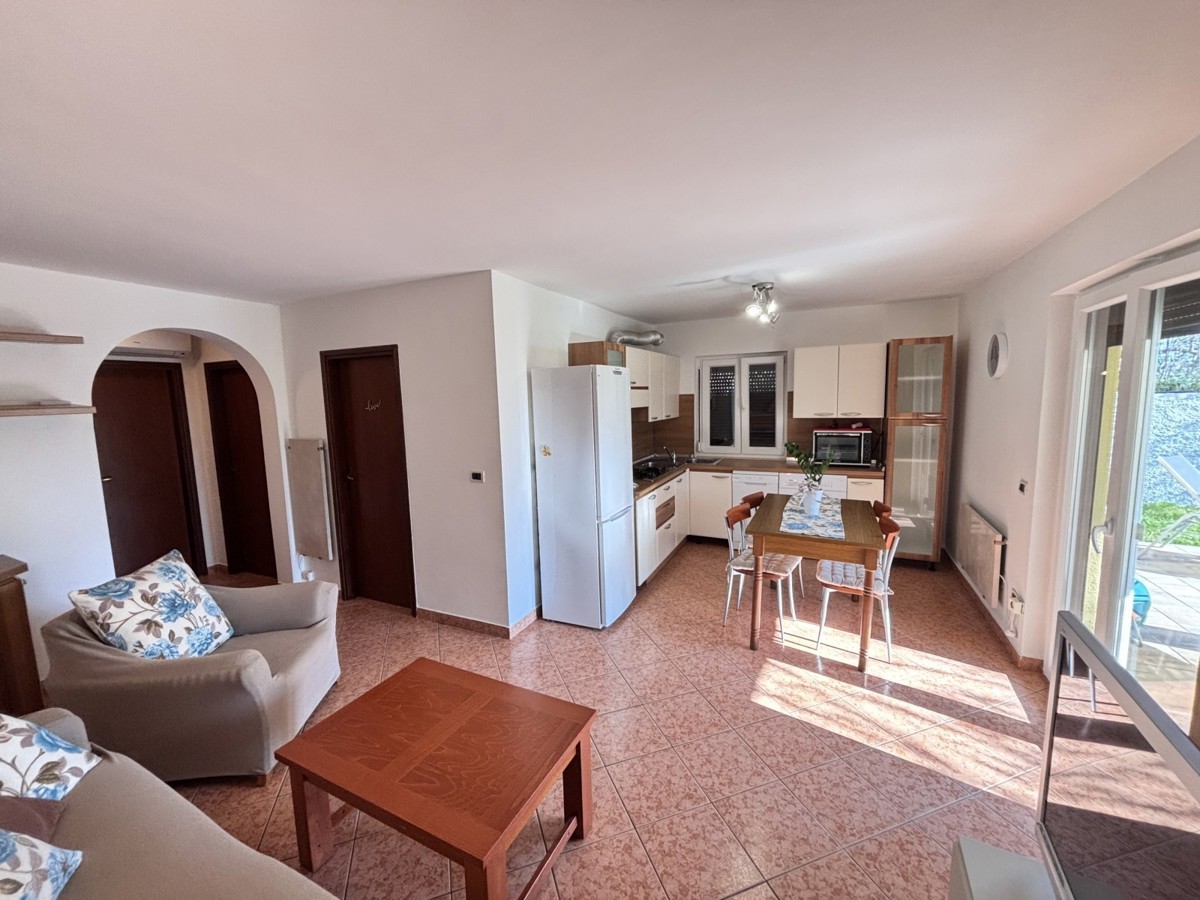 Appartamento al piano terra situato a 400 metri dalla spiaggia di Cittanova.