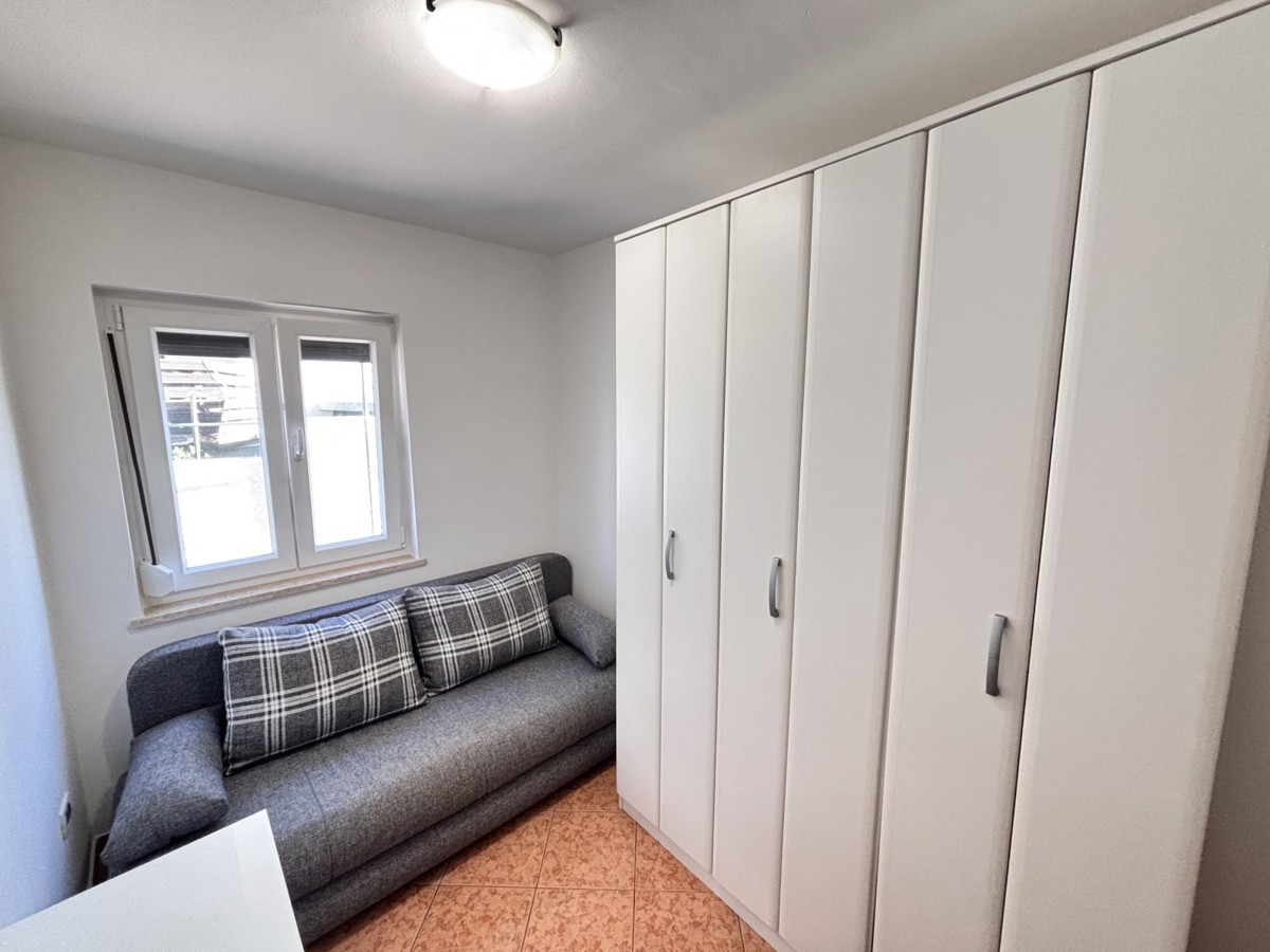 Appartamento al piano terra situato a 400 metri dalla spiaggia di Cittanova.