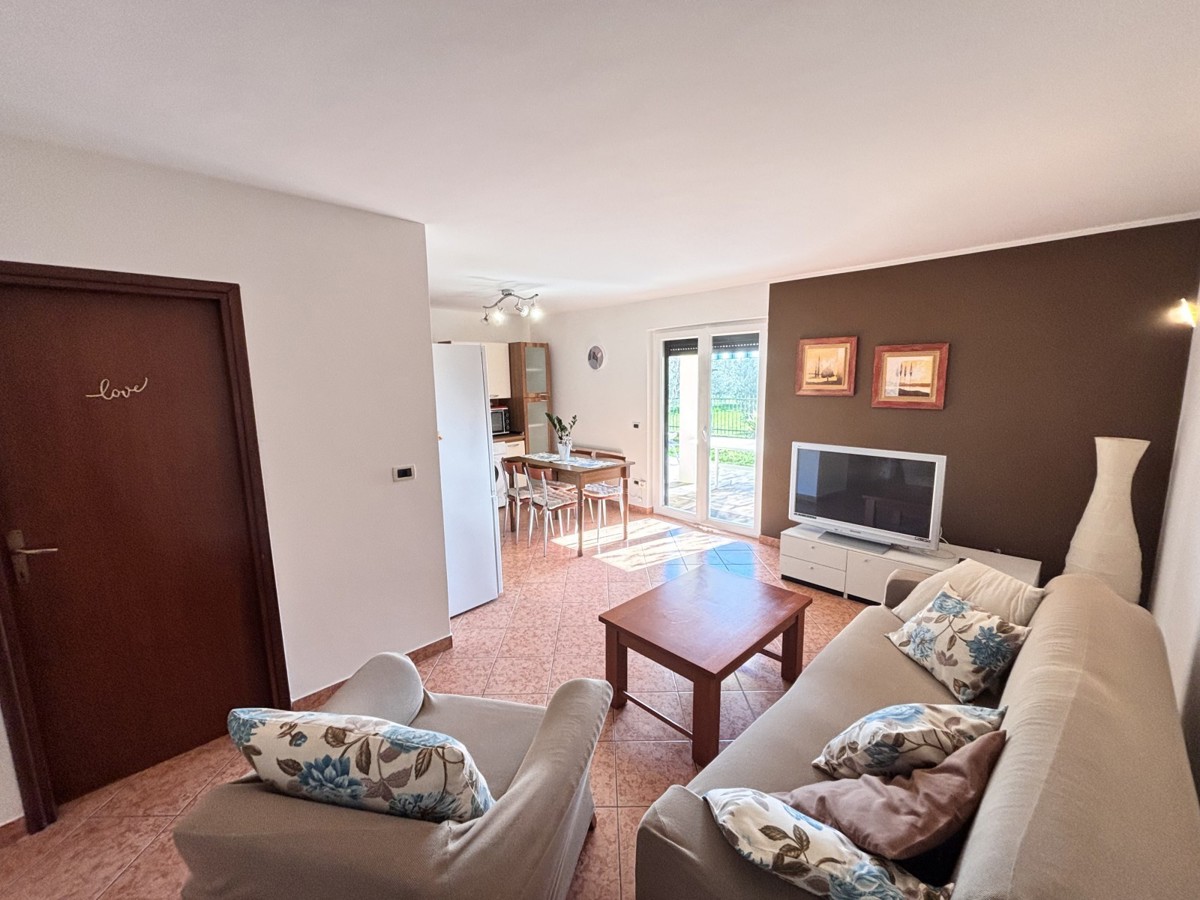 Appartamento al piano terra situato a 400 metri dalla spiaggia di Cittanova.