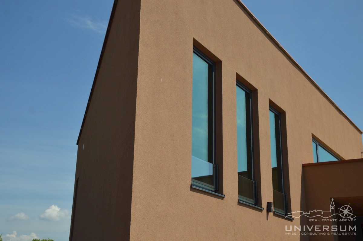 Villa moderna con vista mare a Cittanova