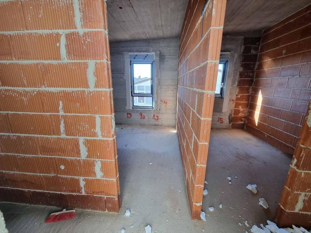 Appartamento al 2° piano con vista sul mare nelle vicinanze di Umago