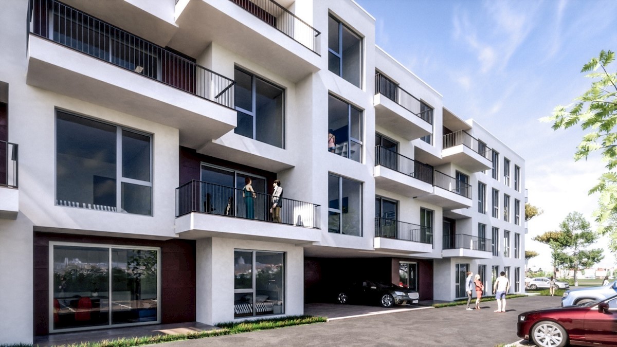 Appartamenti al 2° piano di un edificio dotato di ascensore e garage a Umago.