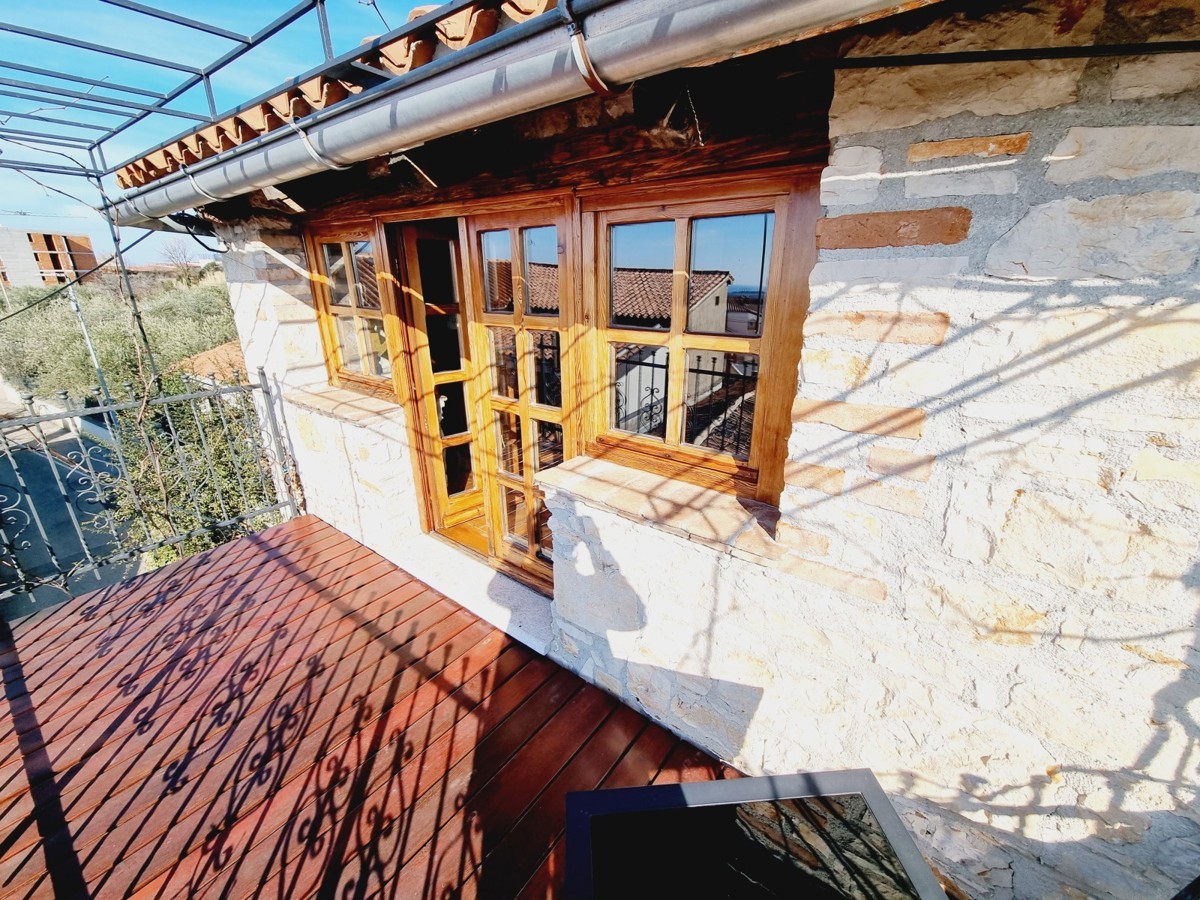 Casa in pietra creativa con piscina vicino a Tar