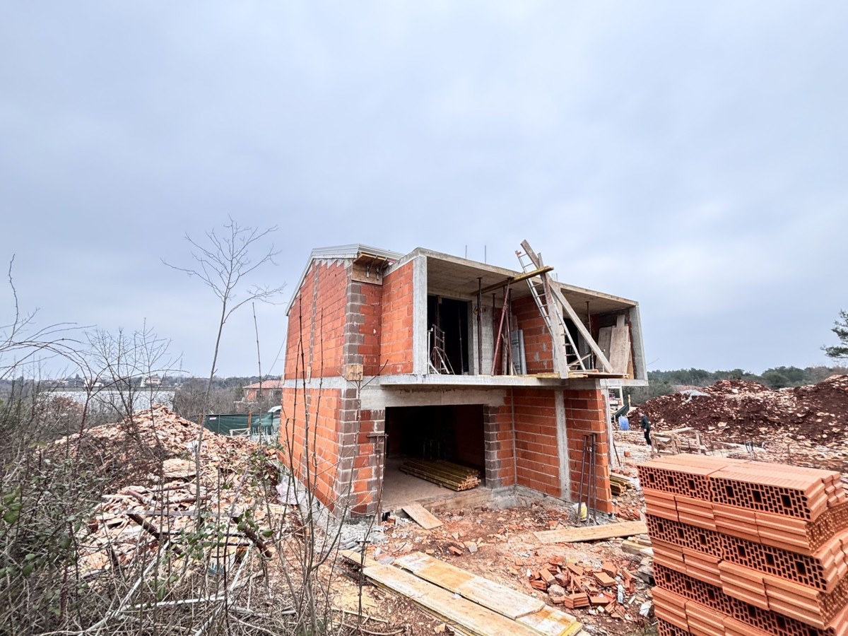 Casa bifamiliare a 2,5 km dalla spiaggia nelle vicinanze di Umago