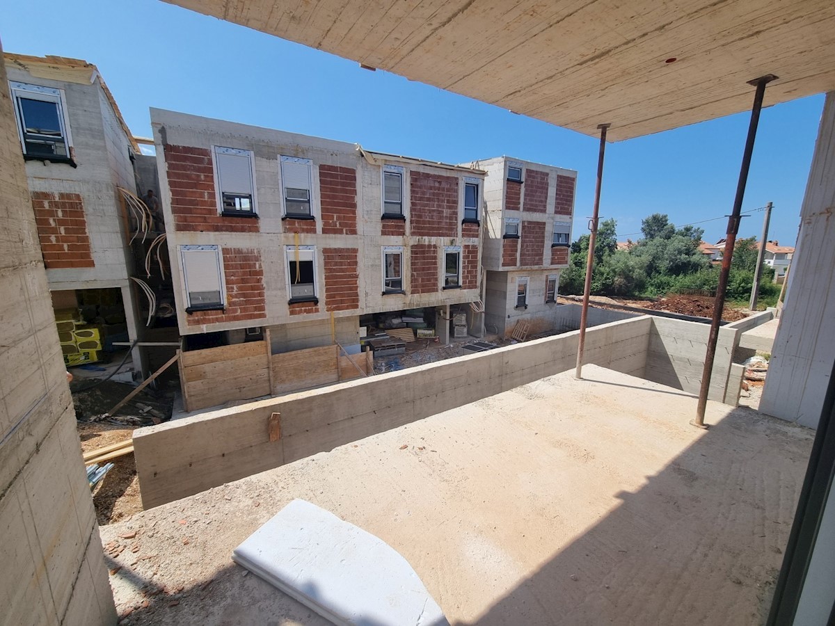 Appartamento al 1° piano, 300 metri dalla spiaggia nelle vicinanze di Umago (B1)