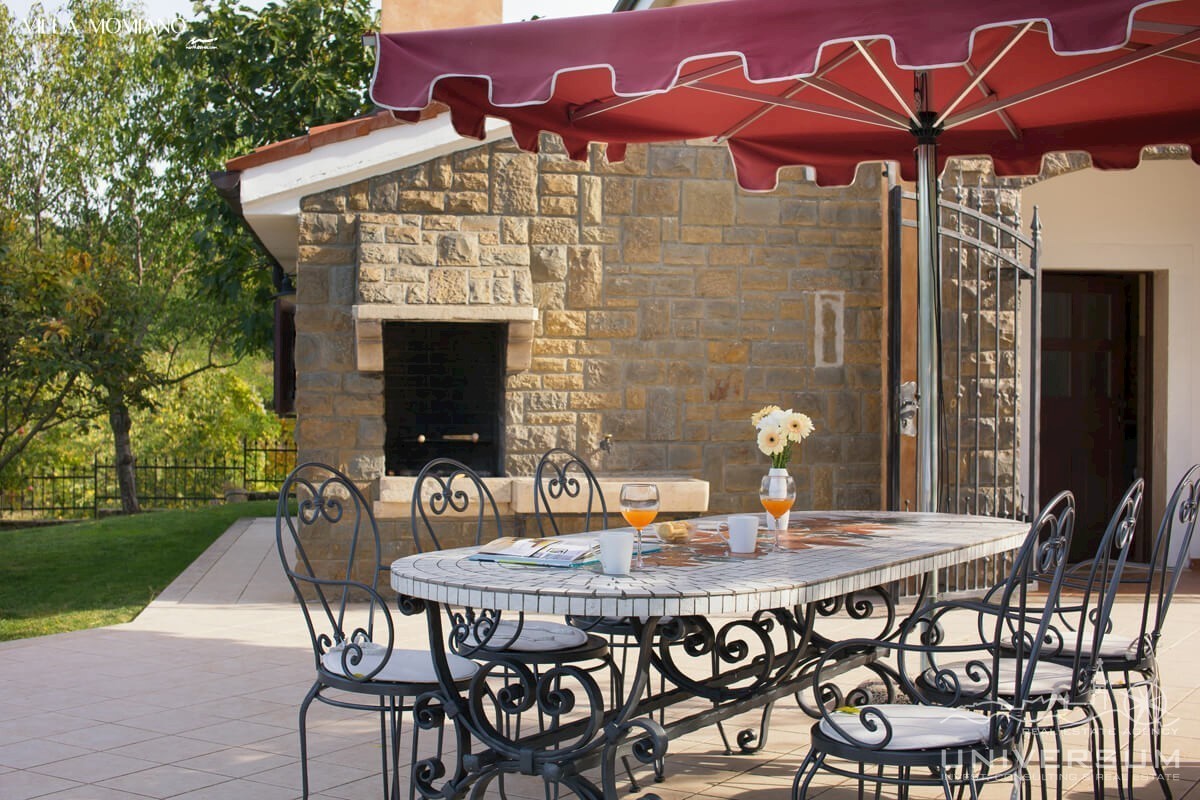 Bella casa in pietra isolata con piscina nelle vicinanze di Buie