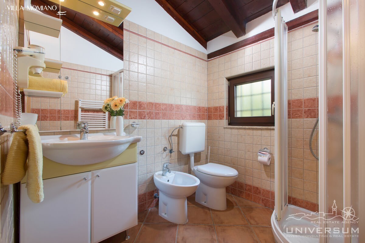 Bella casa in pietra isolata con piscina nelle vicinanze di Buie