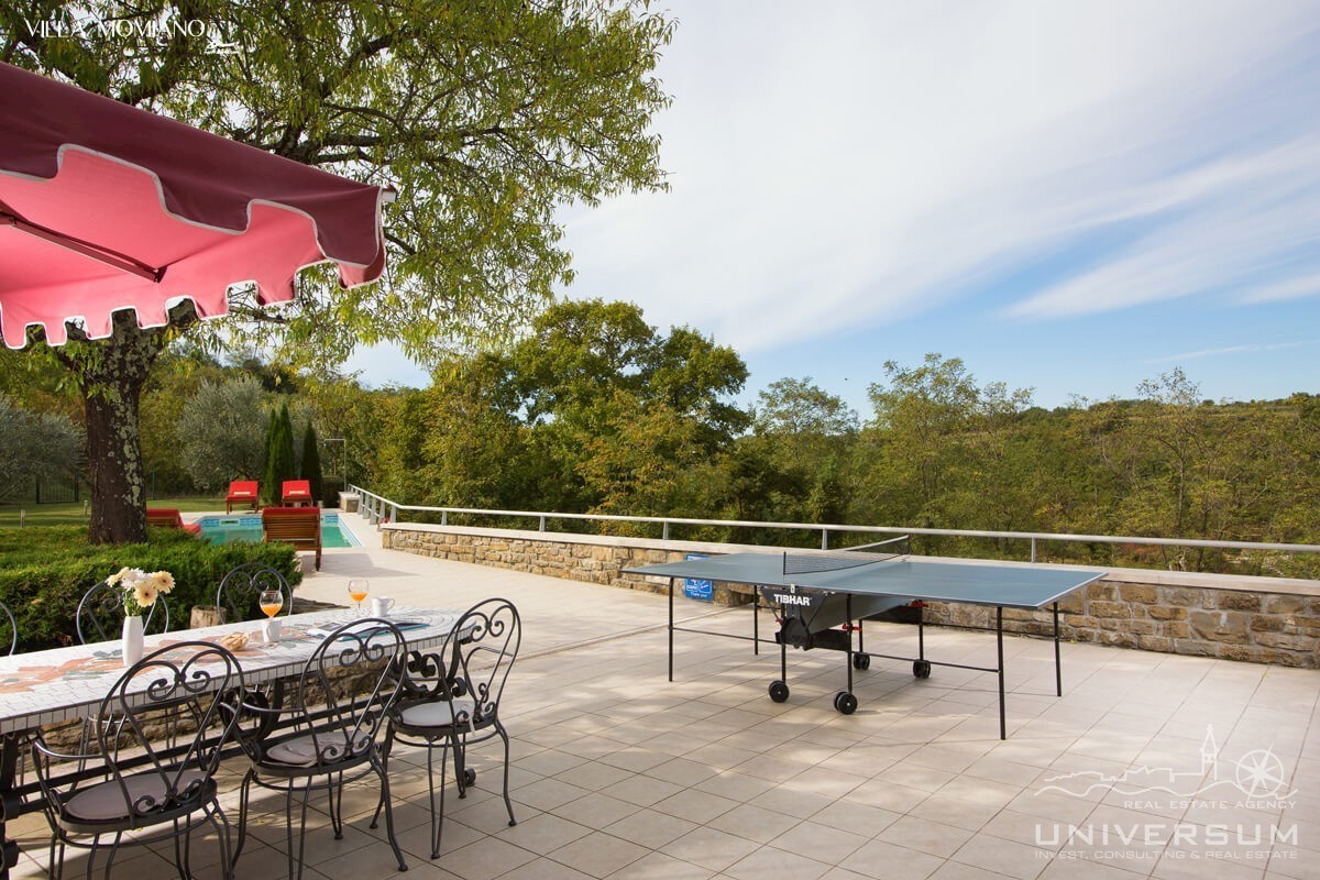 Bella casa in pietra isolata con piscina nelle vicinanze di Buie