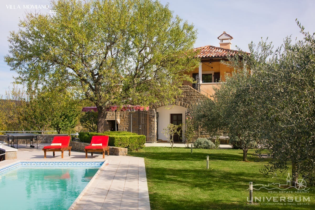 Bella casa in pietra isolata con piscina nelle vicinanze di Buie