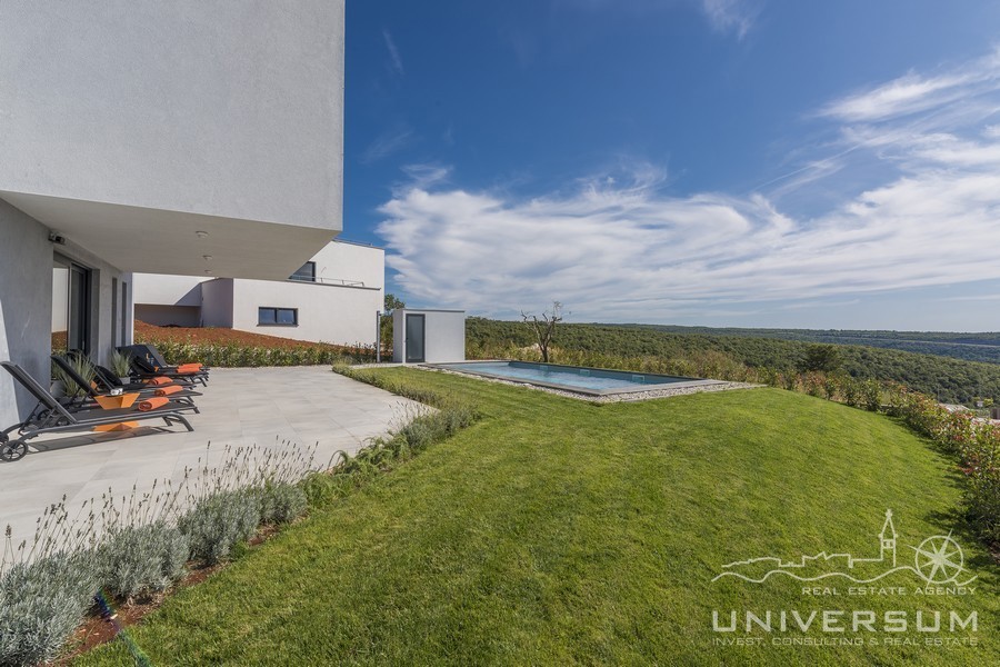 Villa moderna e di alta qualità con vista mare a Cittanova