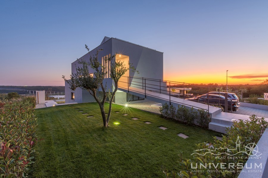 Villa moderna e di alta qualità con vista mare a Cittanova